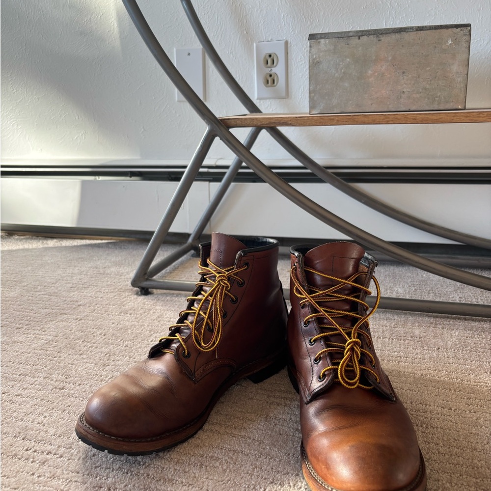 SOLD!

Men’s Red Wing boots